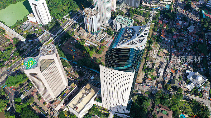 Wisma 46是一座262米高的摩天大楼，位于雅加达市中心的Jalan Jenderal Sudirman。这座48层的办公大楼于1996年竣工。印尼第二高的建筑，仅次于伽马塔